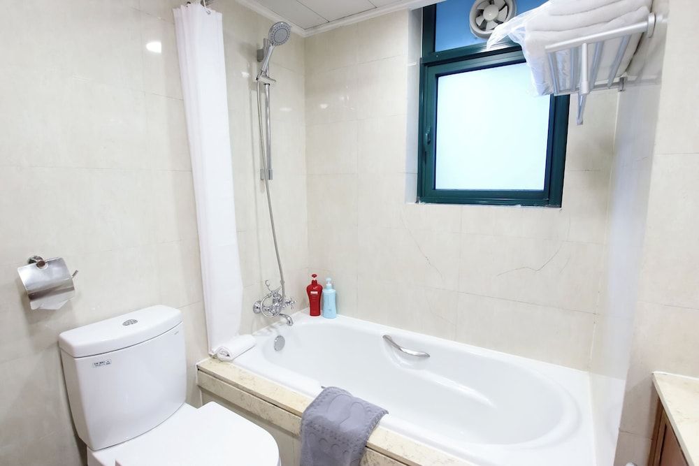 Tyms 2BR Apt Near ITC Xujiahui Line1 11 Condo, City View 14