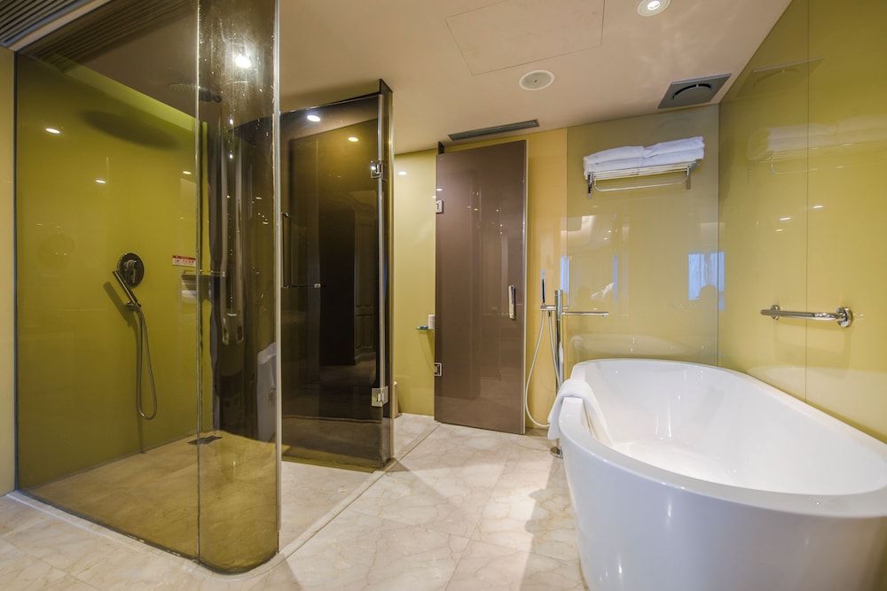 Superior Suite, City View