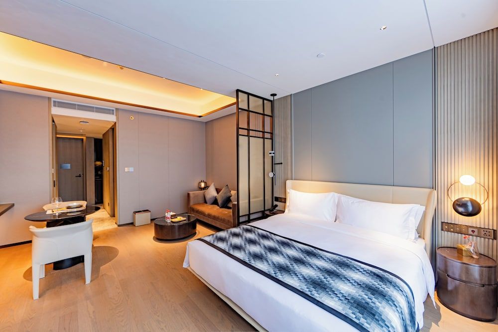 J Residence Comfort Double Room Single Use, City View 2