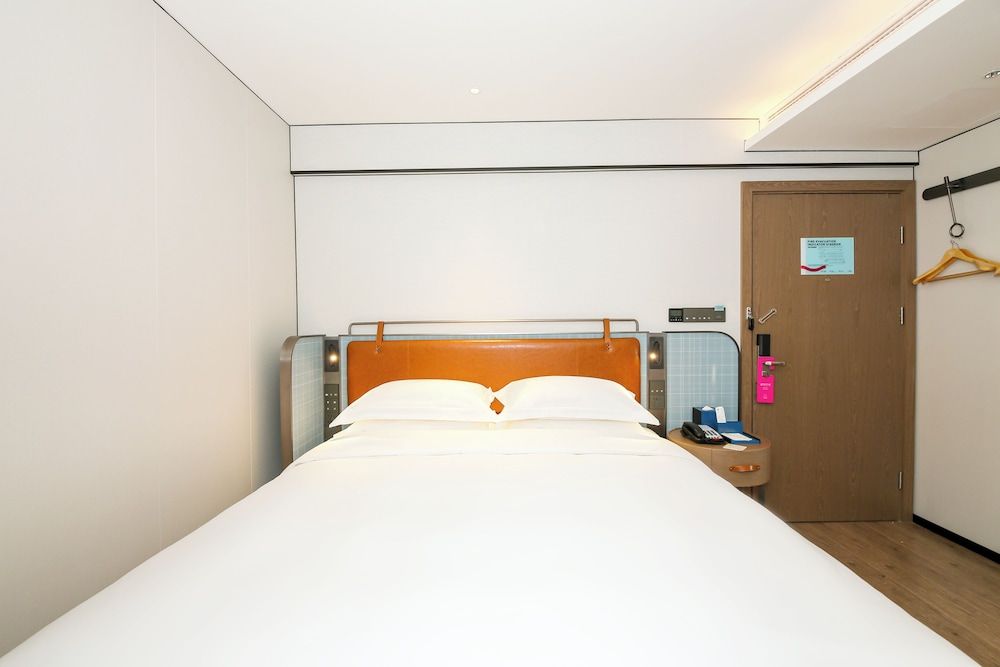 Echarm International Hotel Guangzhou South Railway Station Zhongcun Metro Station Branch Comfort Double Room 8