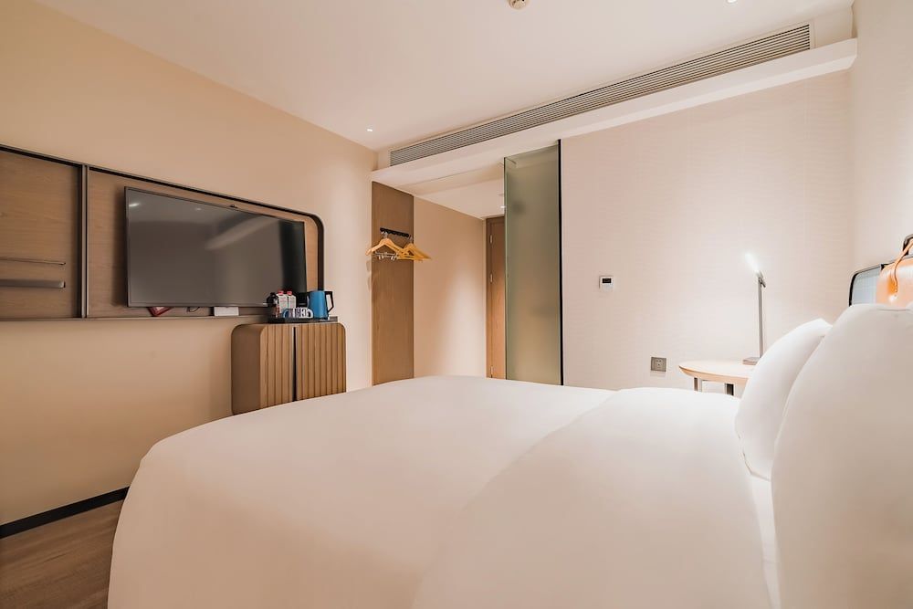 Echarm International Hotel Guangzhou South Railway Station Zhongcun Metro Station Branch Comfort Double Room 3