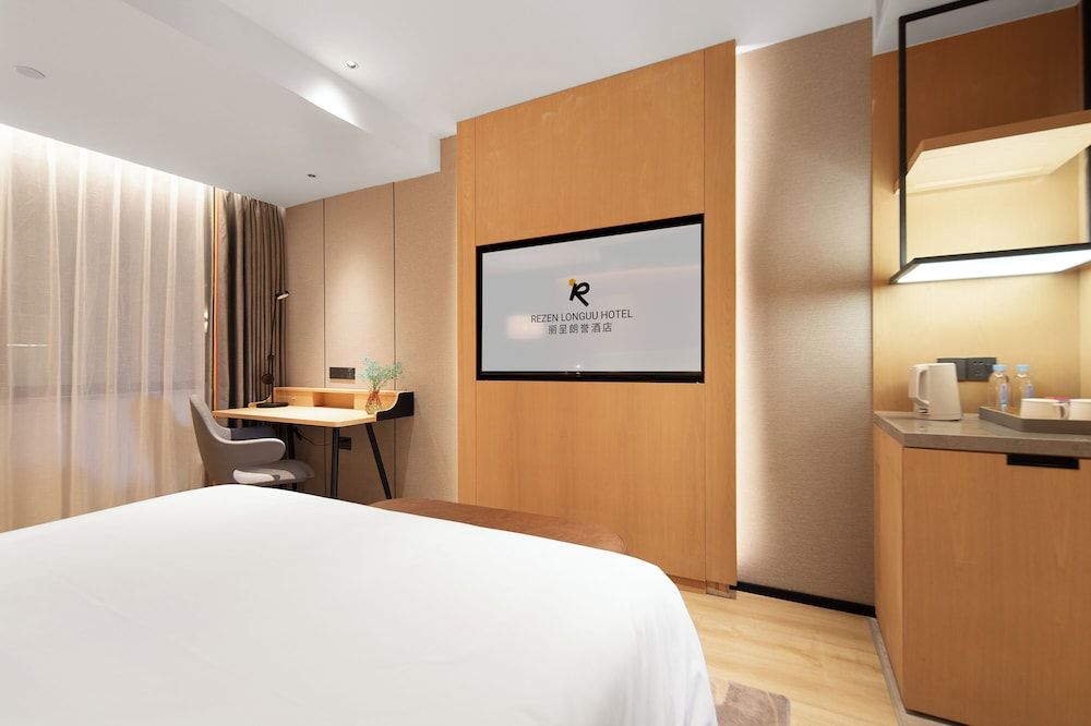 Langham Honor International Hotel Canton Fair Complex Branch - Free Shuttle to Canton Fair Complex During Canton Fair Period Basic Double Room 4