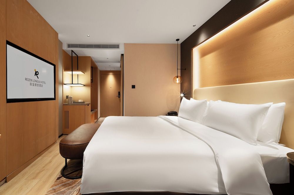 Langham Honor International Hotel Canton Fair Complex Branch - Free Shuttle to Canton Fair Complex During Canton Fair Period Basic Double Room 2