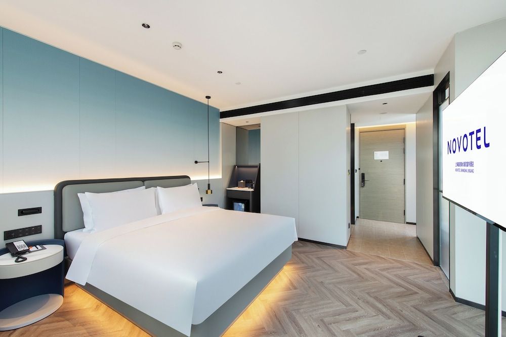 Superior Room, 1 King Bed