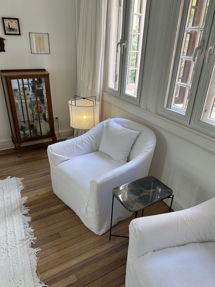 Shanghai Hills& Art Suite 17 Classic Condo, City View 10