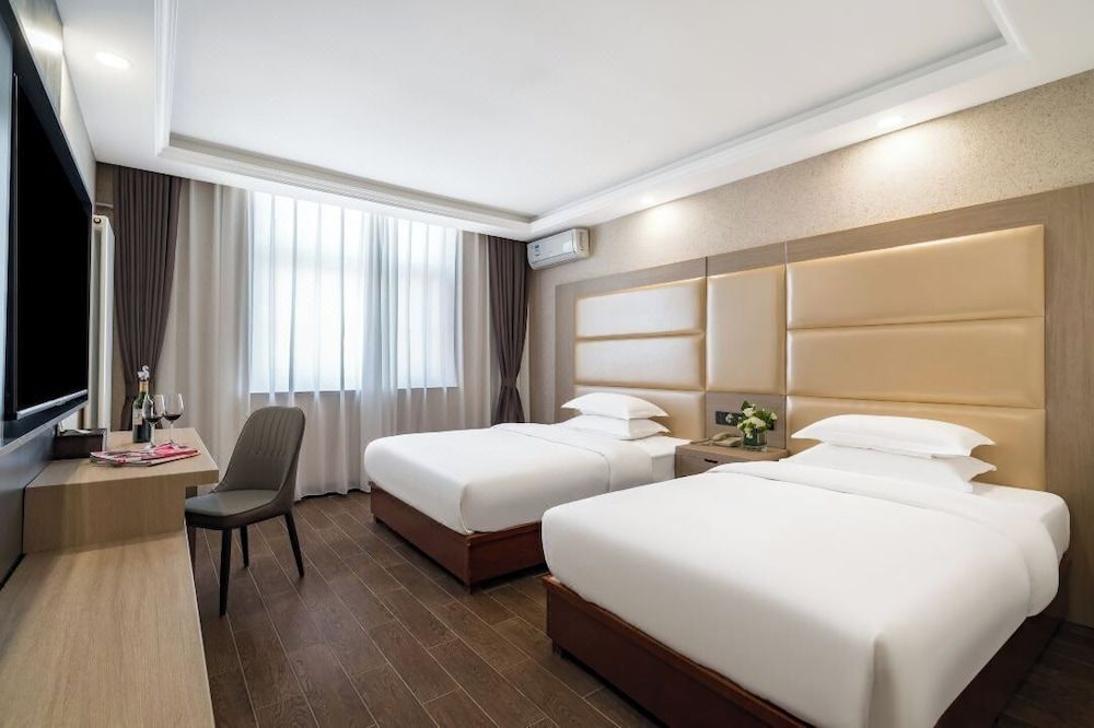 LAN WAN INTERNATIONAL HOTEL