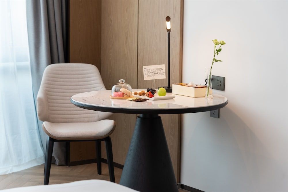 Mehood Lestie Hotel Pazhou Convention and Exhibition Center Branch - Free Shuttle Bus to Canton Fair Complex During Canton Fair Period Superior Double Room, City View 6