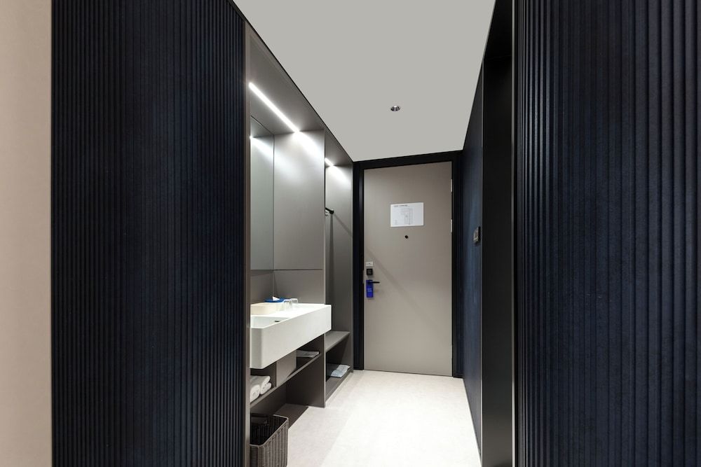 Elite Single Room, Housekeeping