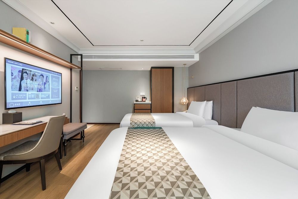 Family Triple Room, City View