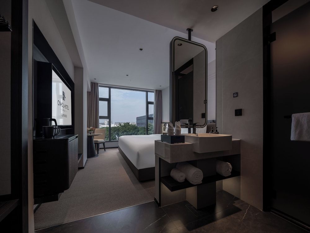 CNHOL RADIENT HOTEL Superior Single Room, Housekeeping, City View 4