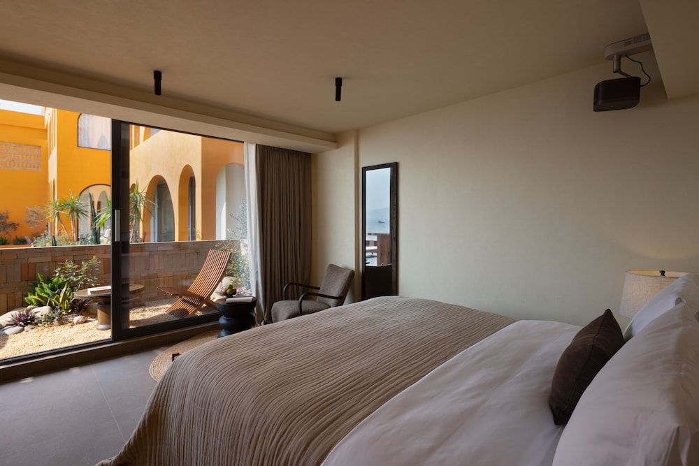 Casa Paramita spa boutique hotel Superior Double Room, Sea View 2