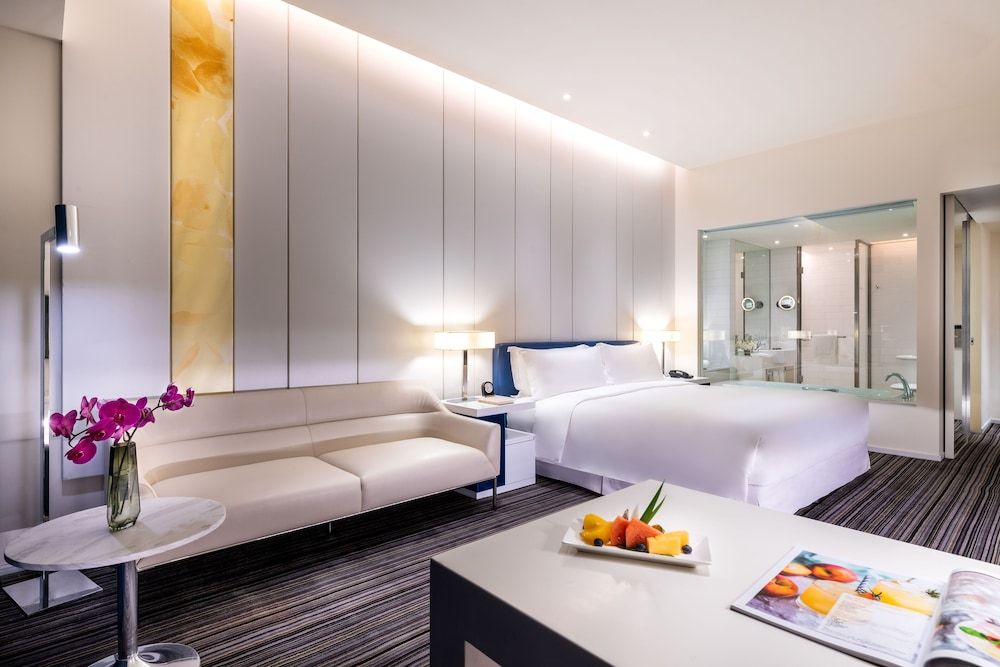 Executive Room, 1 King Bed, Club Lounge Access