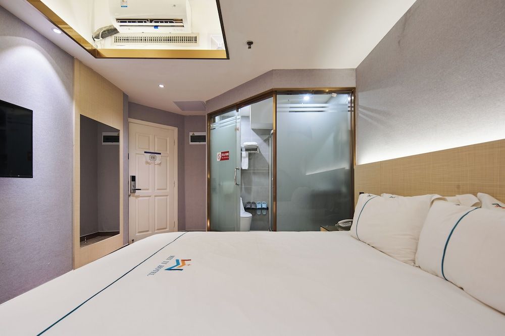 Superior Double Room, City View