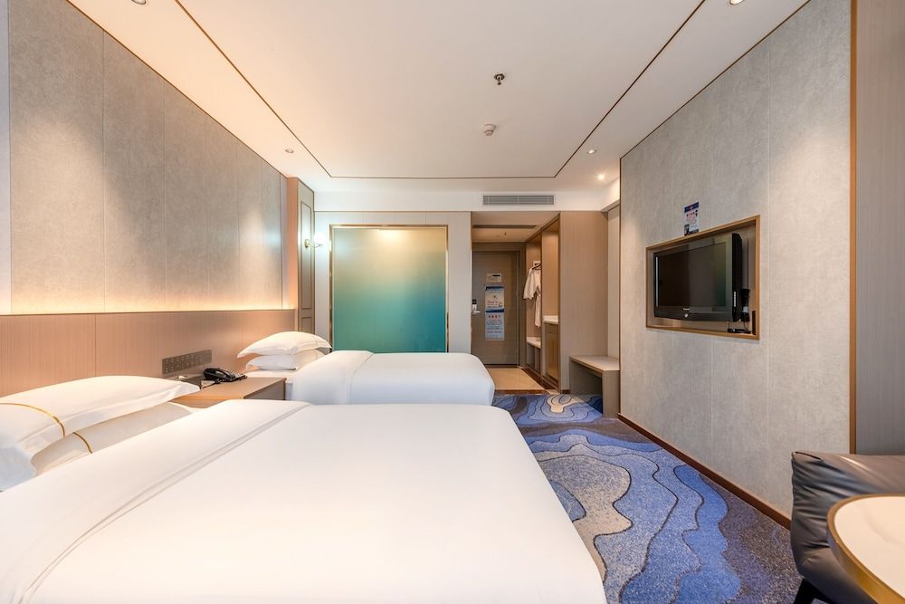 Superior Twin Room, City View