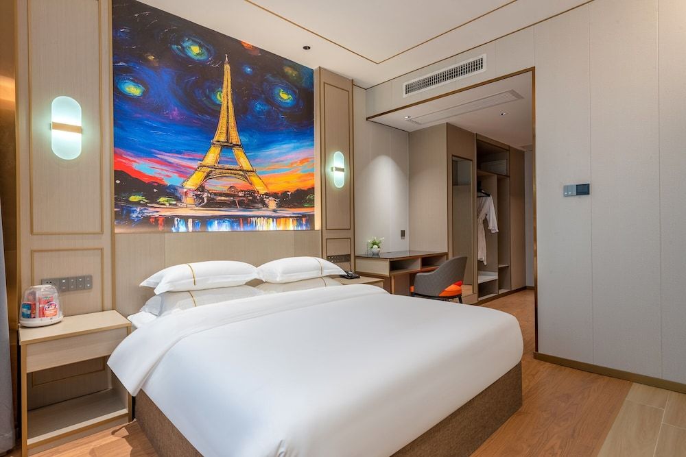 Executive Suite, City View