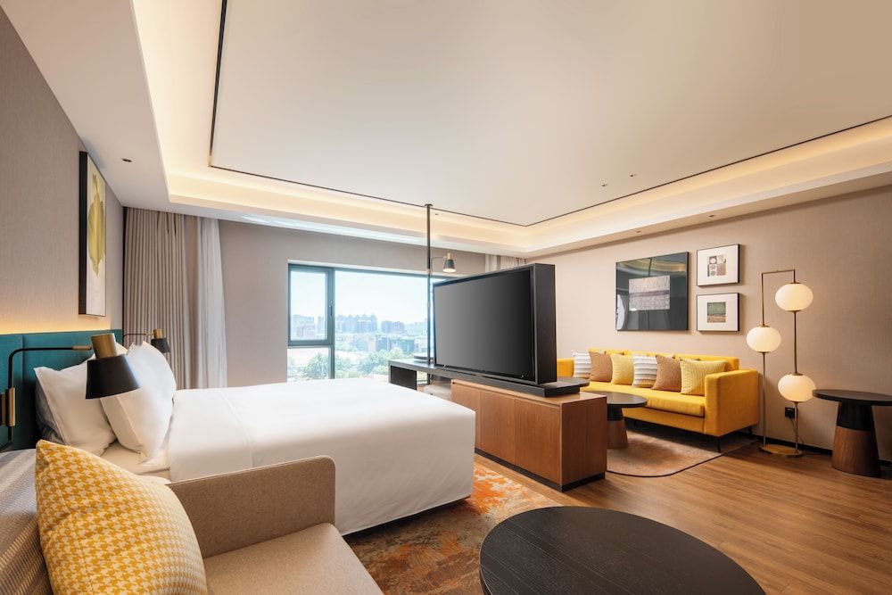 Deluxe Room, 1 King Bed