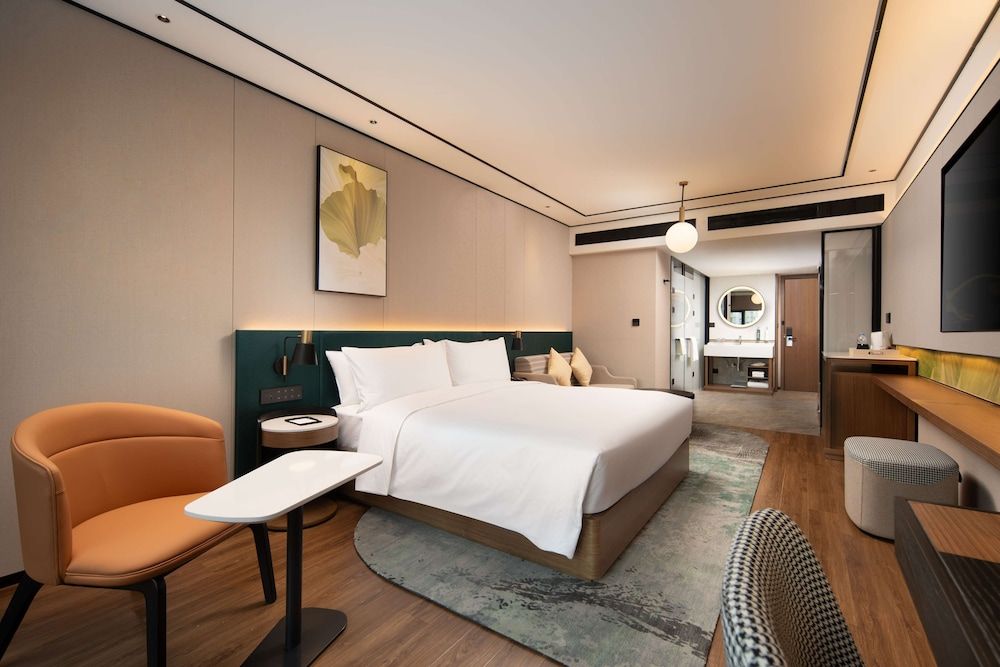 Superior Room, 1 King Bed