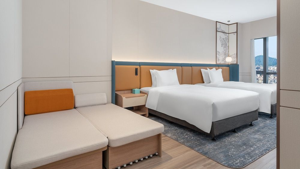 Standard Room, 2 Twin Beds, City View (Extra Floor Space)