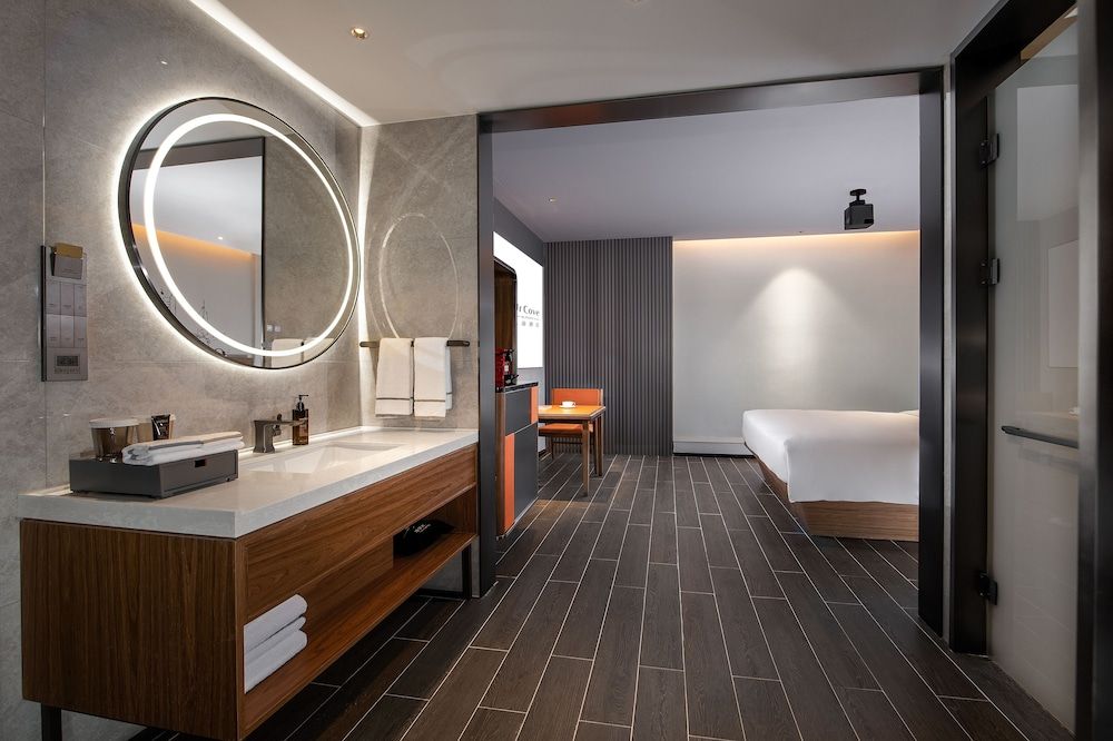 UrCove by Hyatt Shenzhen Bay EcoTech Prk Elite Single Room, 1 Queen Bed 2