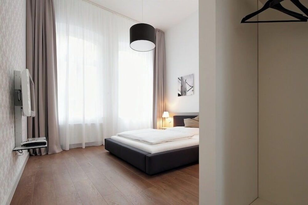 Superior Studio, City View