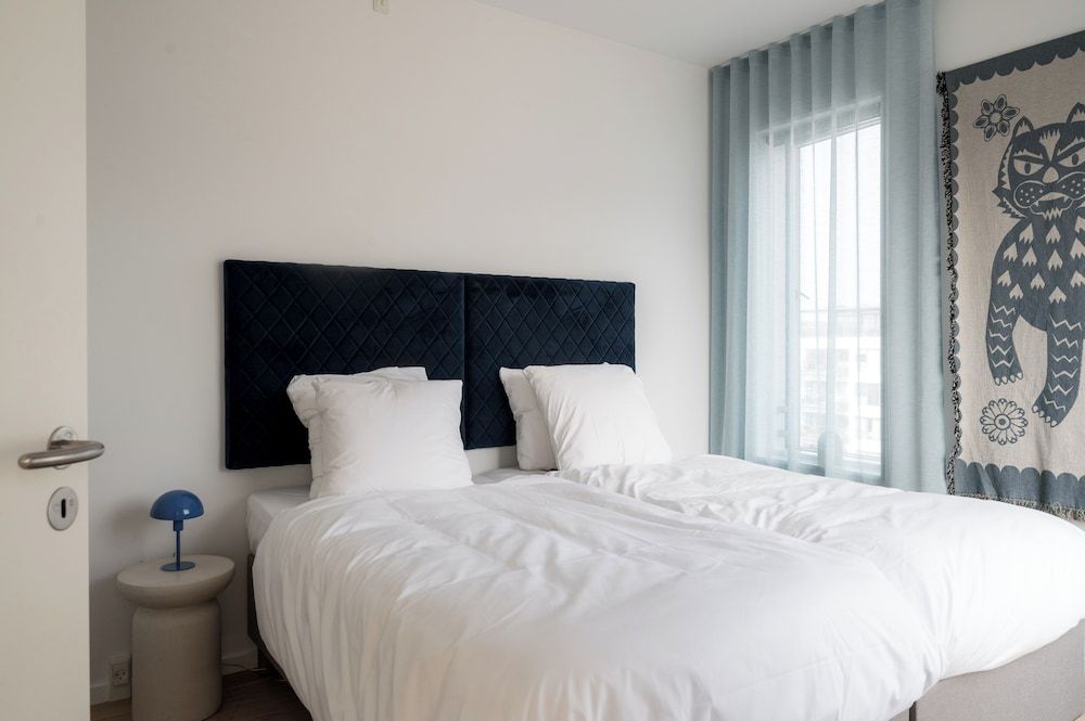 Superior Apartment, Canal View