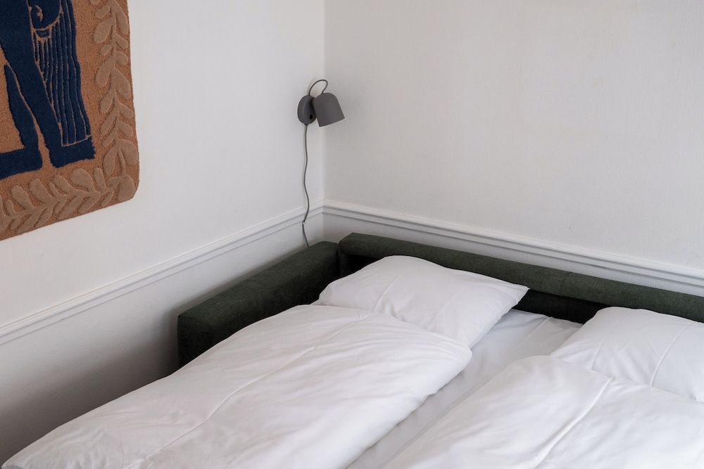 The Little Blue House 2 by Daniel&Jacobs Comfort Penthouse, City View 4