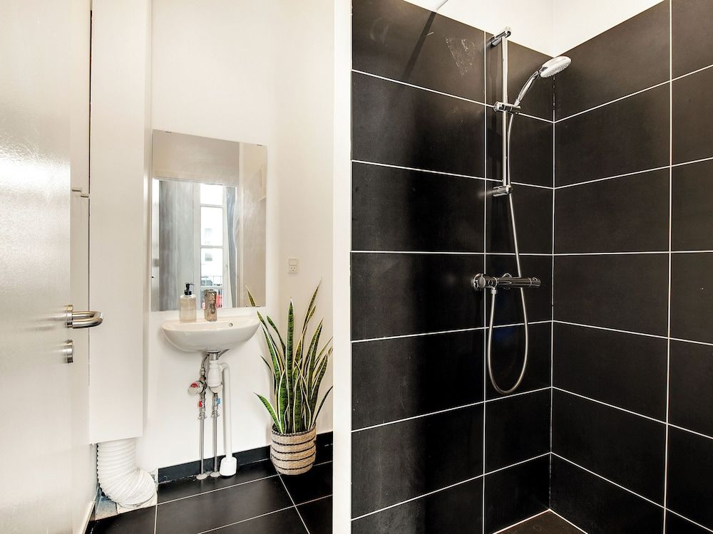 Sanders City - Spacious Studio Apartment Apartment, Multiple Bedrooms 6