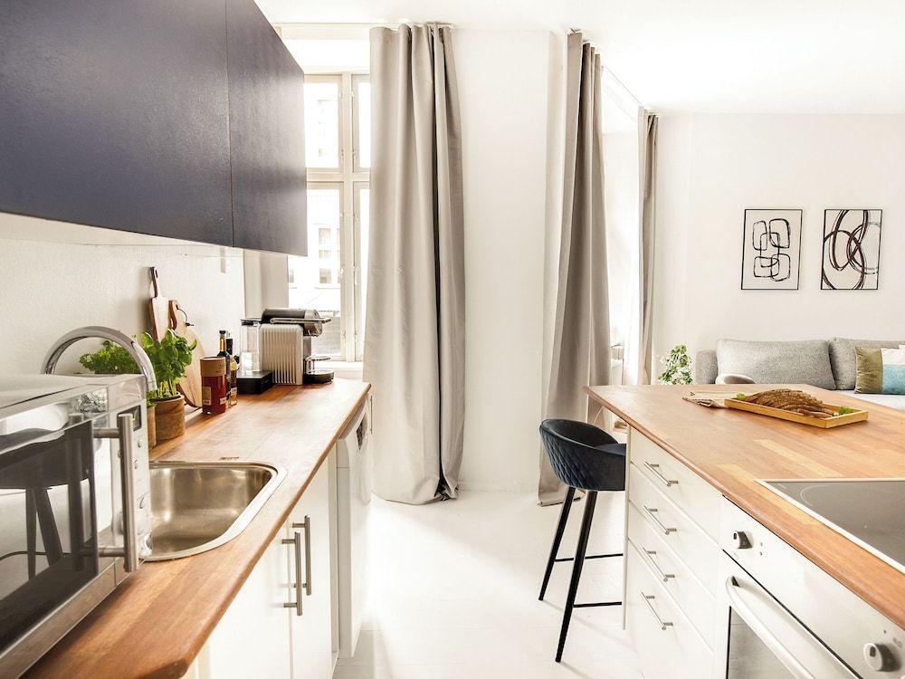 Sanders City - Spacious Studio Apartment Apartment, Multiple Bedrooms 8