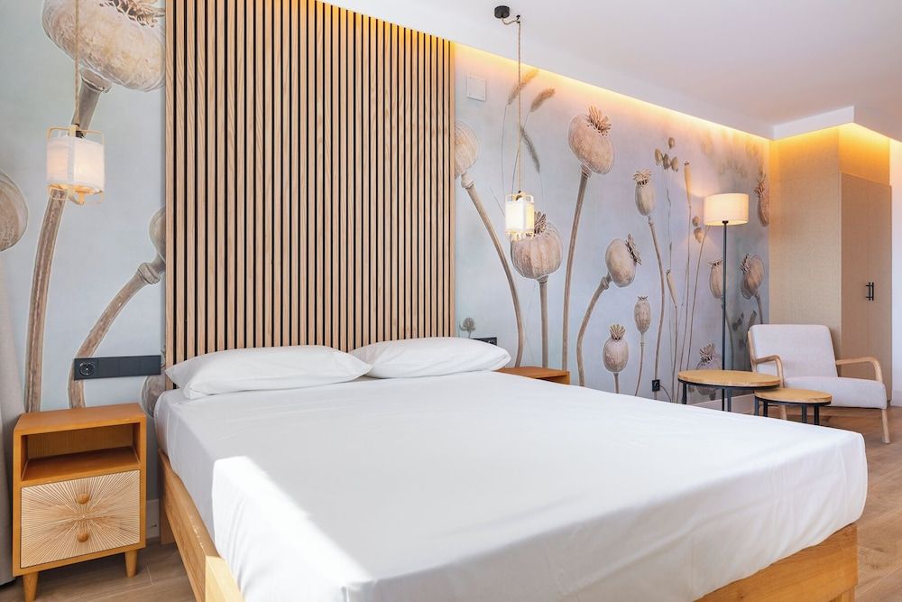 HA Aparthotel Retiro Suites Standard Suite 2