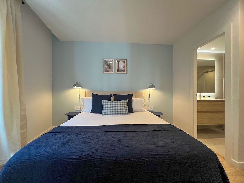 Apartment (4 Bedrooms)