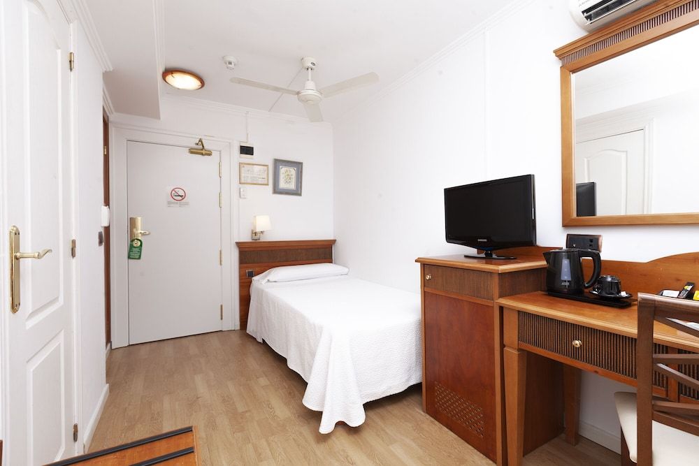 Single Room, Balcony