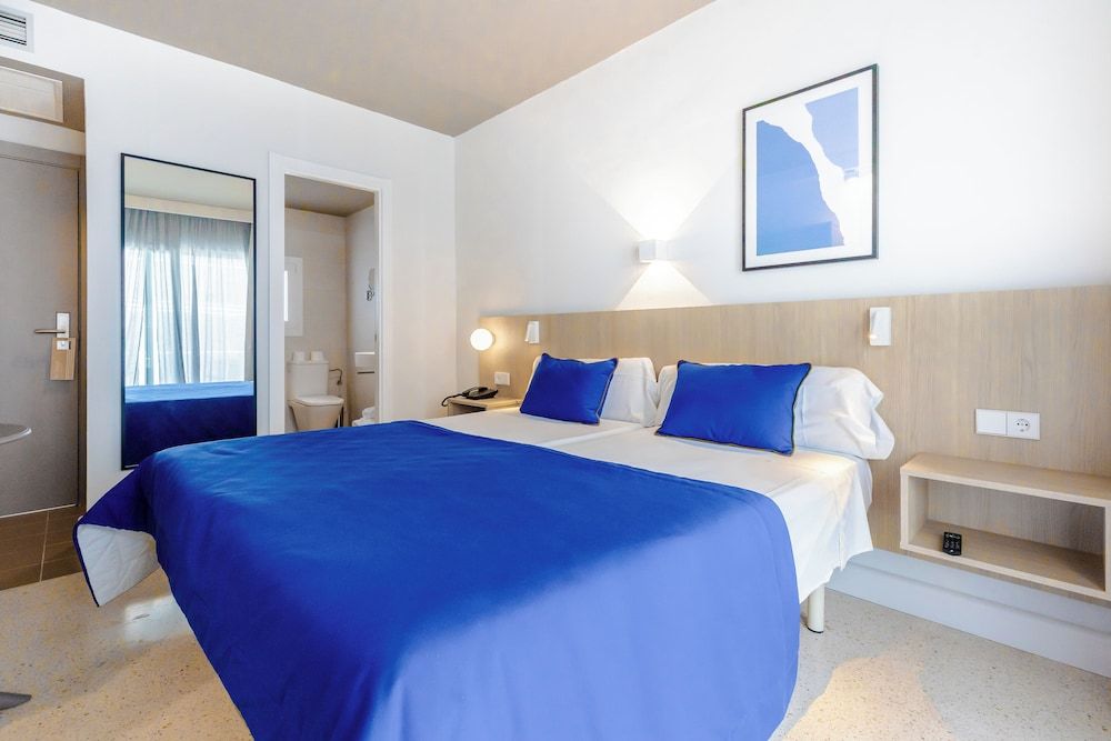 Double Room, Balcony