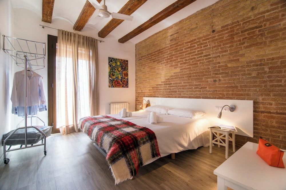 Comfort Apartment, Balcony, City View