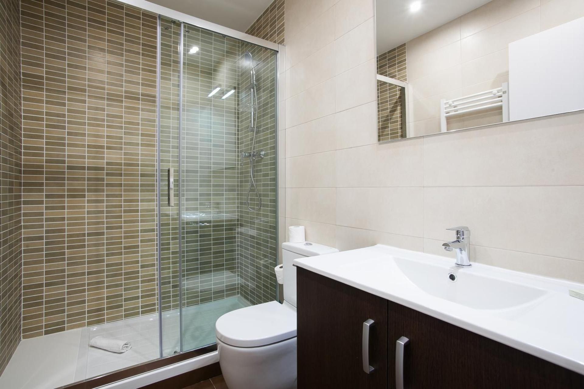 Three-Bedroom Apartment with Balcony - 3,2