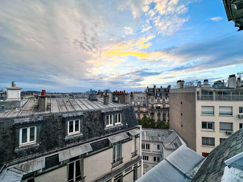 Copernic Right Luminous 2BR Apartment in Paris Apartment 8