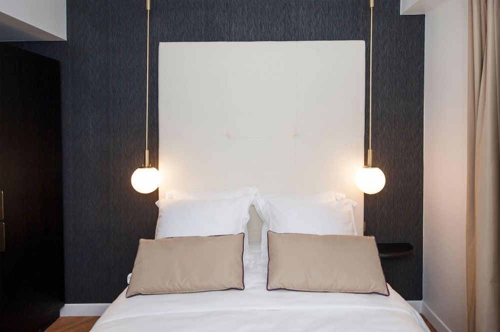 Odeon Notre Dame DE Paris D