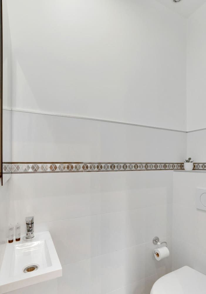 Lavie Maison House in the Marais Family House 7