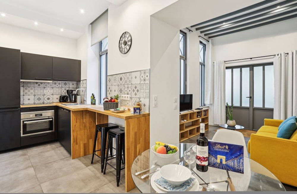 Lavie Maison House in the Marais Family