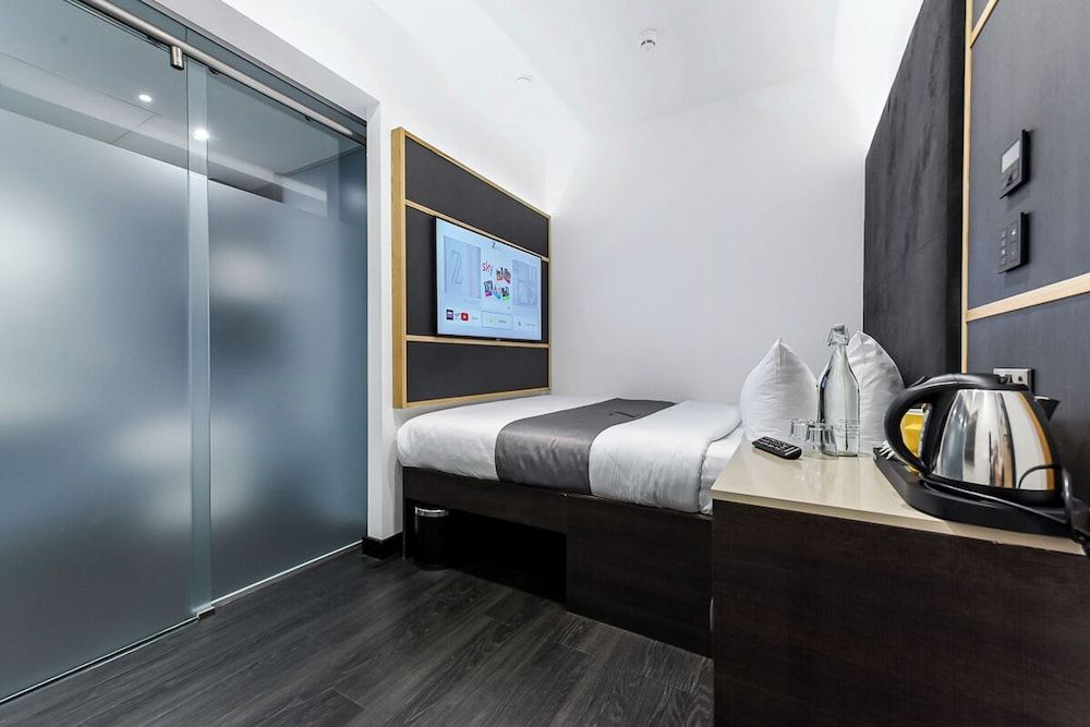 Queen Room Accessible, No Windows