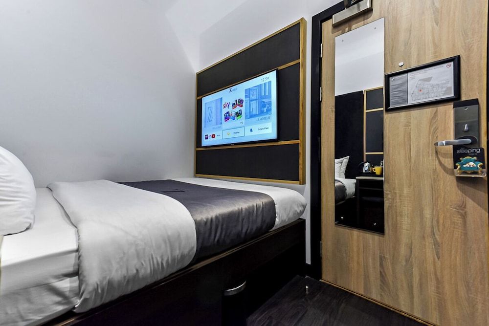 Double Room, No Windows