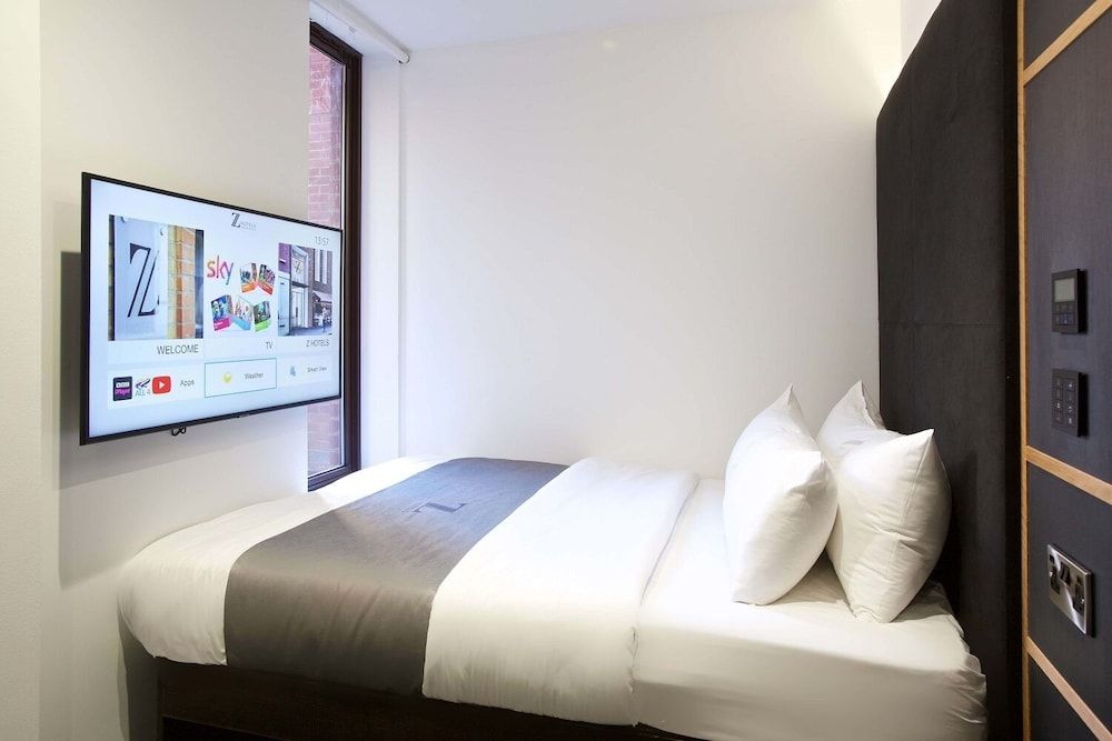 Queen Accessible Room