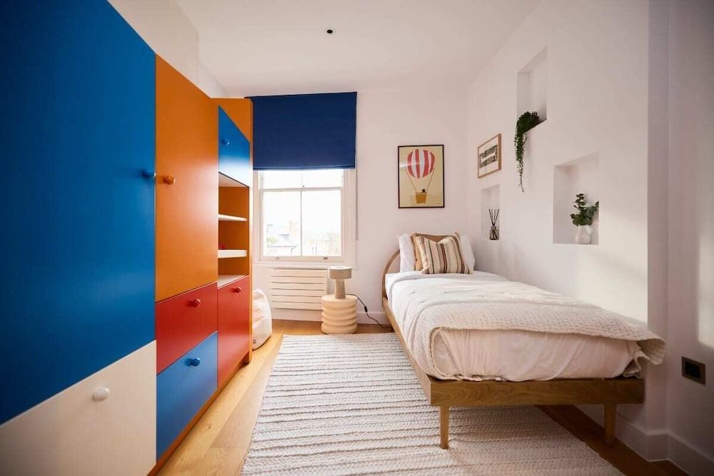 House (4 Bedrooms)