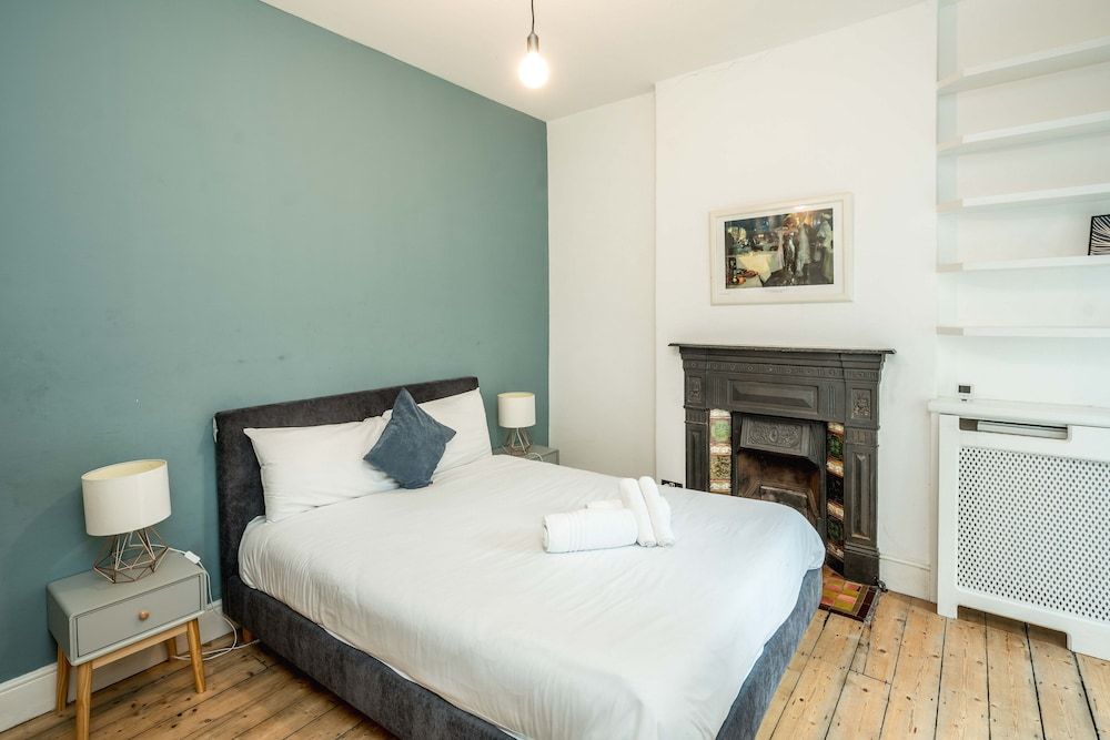 Stylish 3B Fulham Flat Garden near Thames & Tube Classic House 4