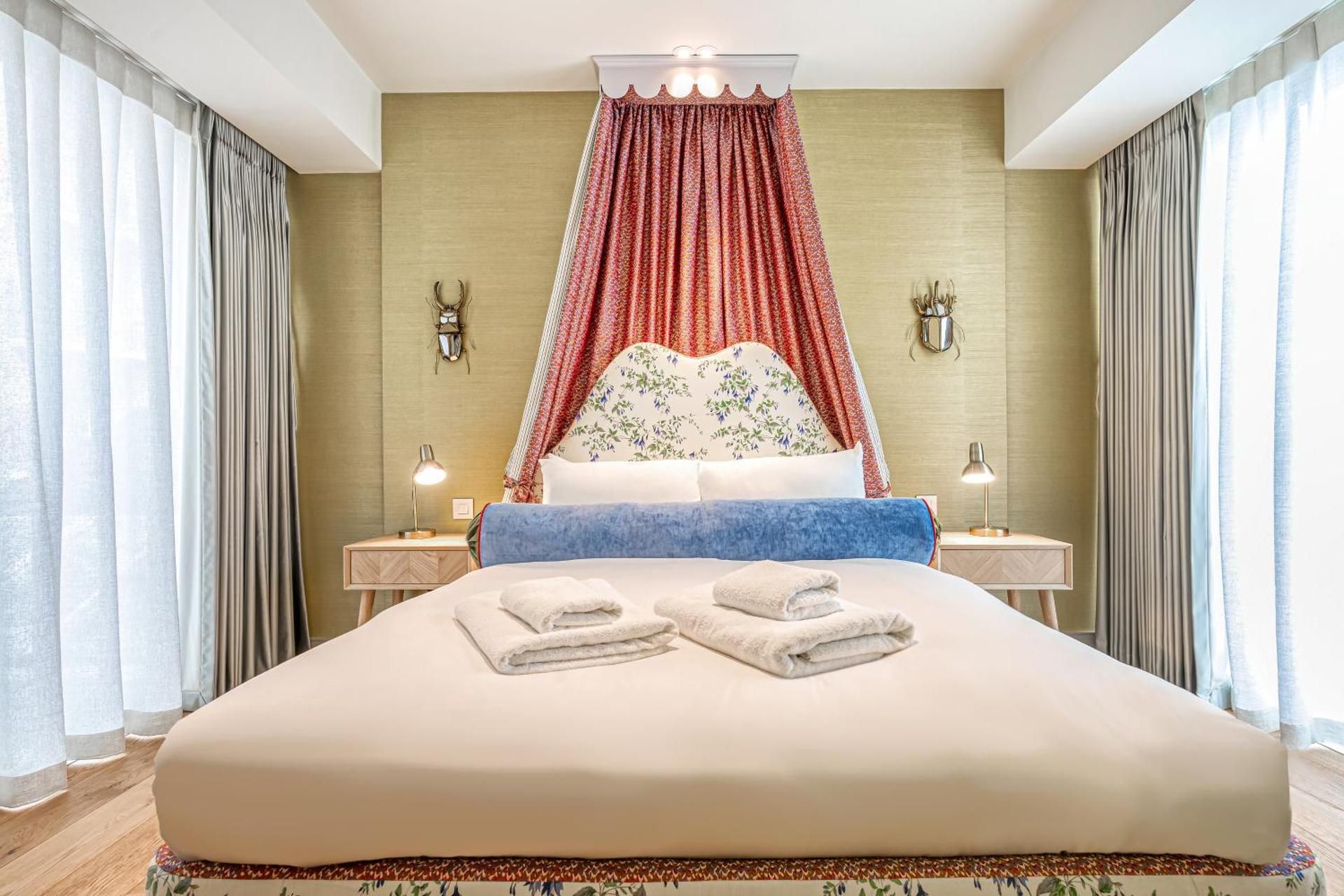 One-Bedroom Apartment with Terrace