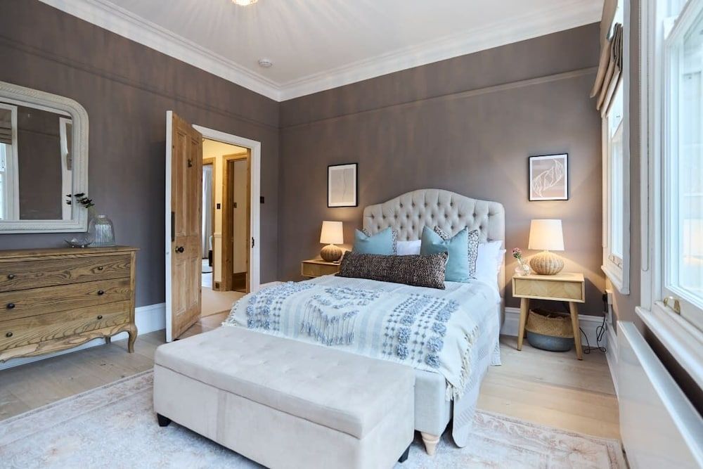 House (4 Bedrooms)