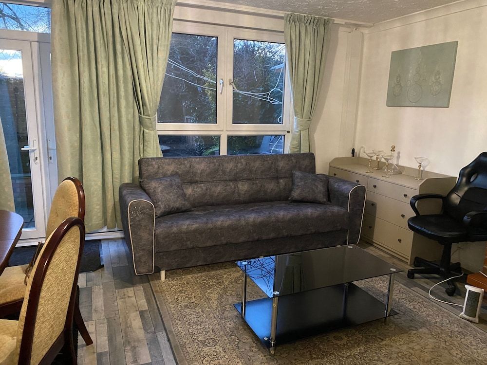 London Charm - 3 Bedroom House Near Canary Wharf House 18