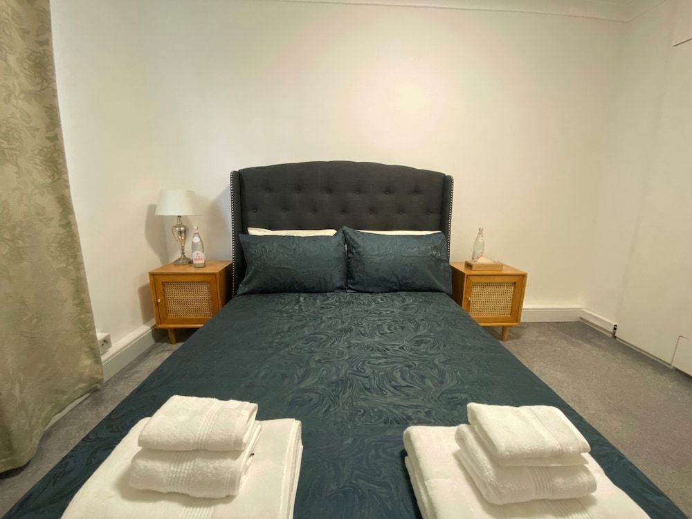 London Charm - 3 Bedroom House Near Canary Wharf House 5