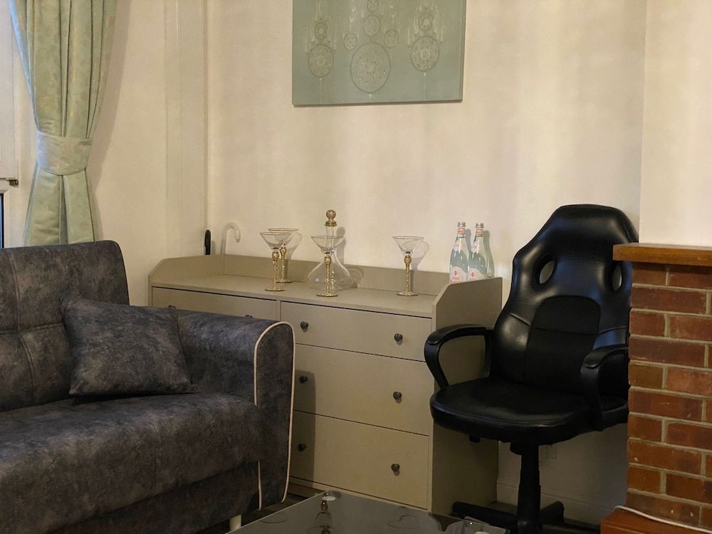 London Charm - 3 Bedroom House Near Canary Wharf House 21