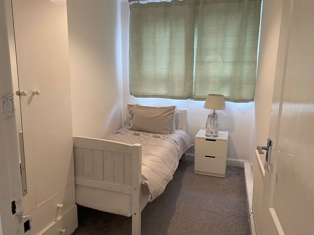 London Charm - 3 Bedroom House Near Canary Wharf House 9