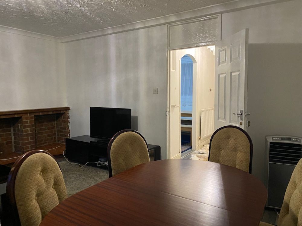 London Charm - 3 Bedroom House Near Canary Wharf House 19